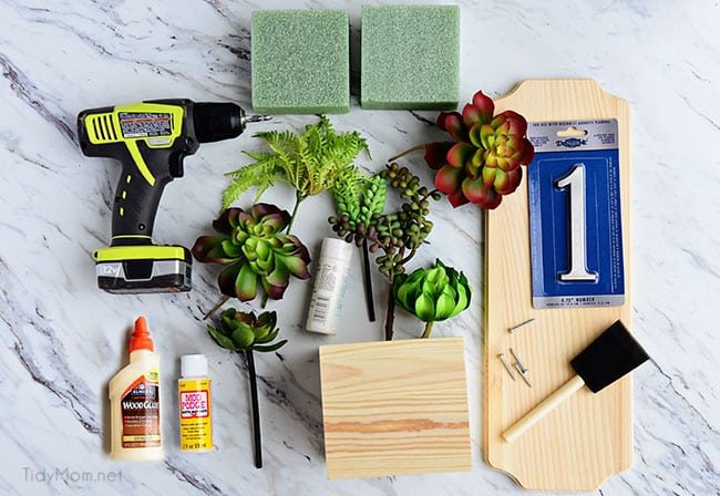 Increase your curb appeal with an address planter box. This DIY house number is super simple and quick to make and doesn’t require any tools. Get the full tutorial at cetcu.com