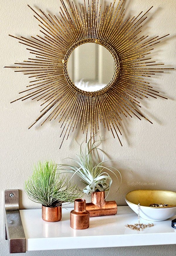 Use copper plumbling supplies to display air plants at cetcu.com