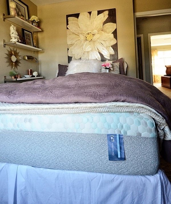 Simmons Comforpedic IQ™ from Beautyrest mattress is super high-tech with Smart Response™ Technology offering personalized support plus it has Ultra Cool™ Memory Foam keeping it nice and cool.