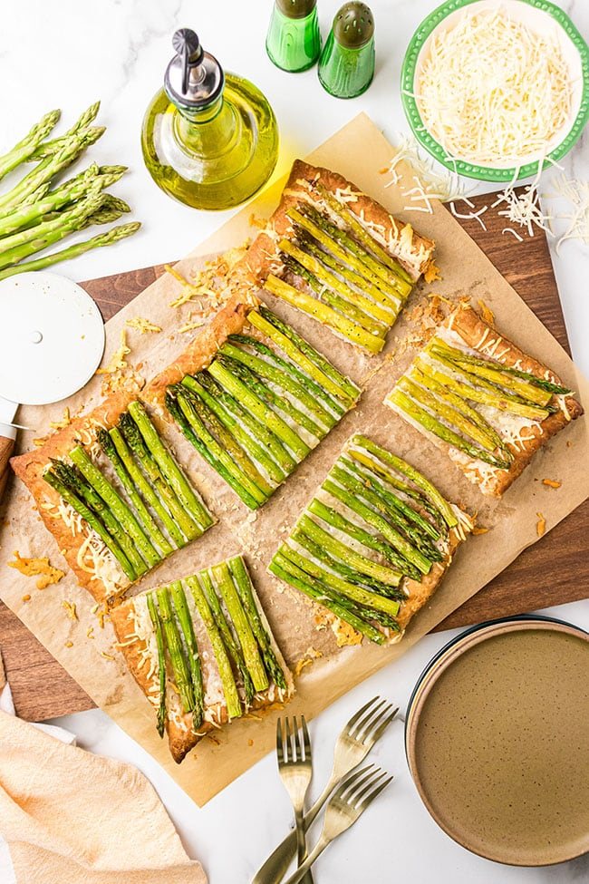 Asparagus Gruyere Tart With Puff Pastry