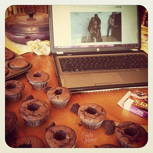 filling cupcakes