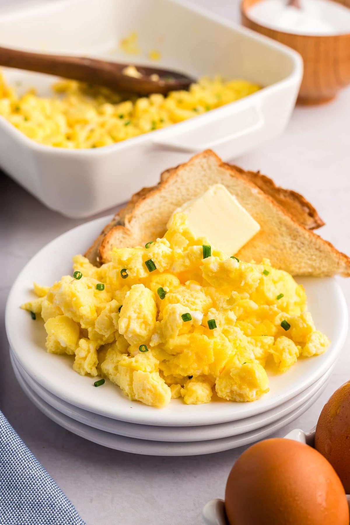 Fluffy Baked Scrambled Eggs