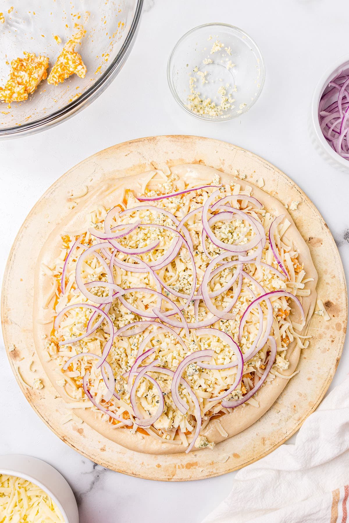 how to make homemade buffalo chicken pizza step 5