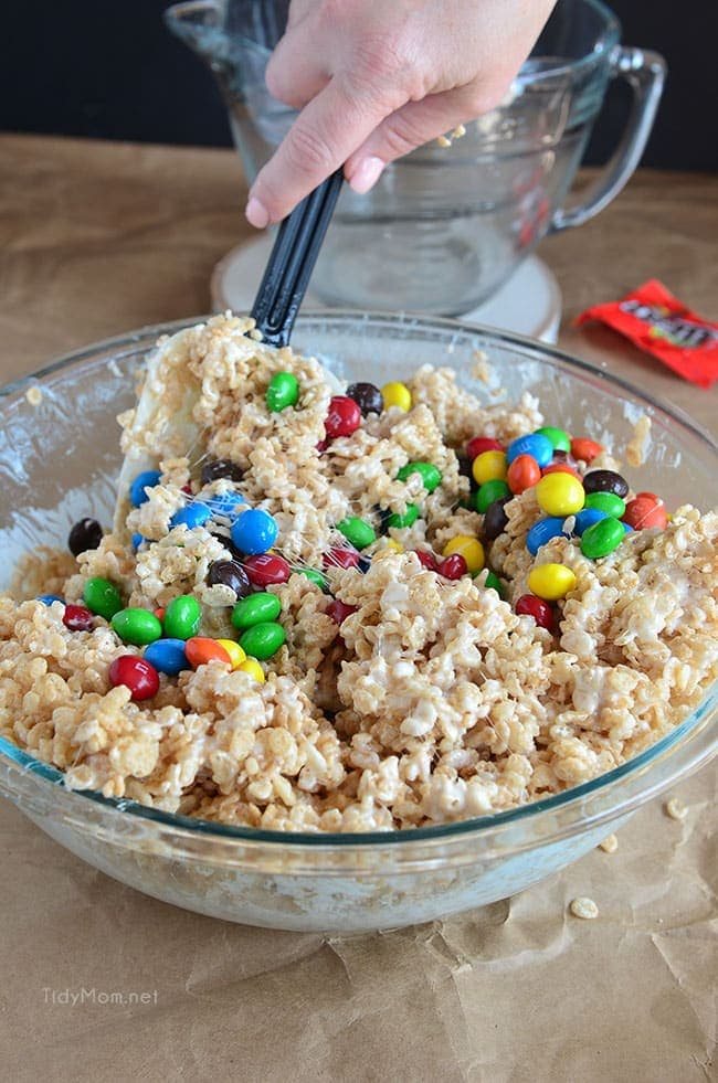 I'm showing you how to make the best rice krispie treats at home!! An easy recipe, anyone can follow at cetcu.com