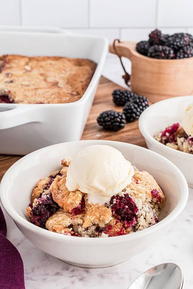 blackberry cobbler with vanilla ice cream