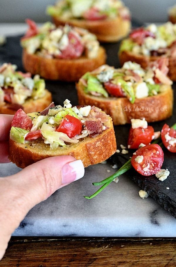 Blue Cheese Wedge Salad Crostini | Appetizer recipe at cetcu.com