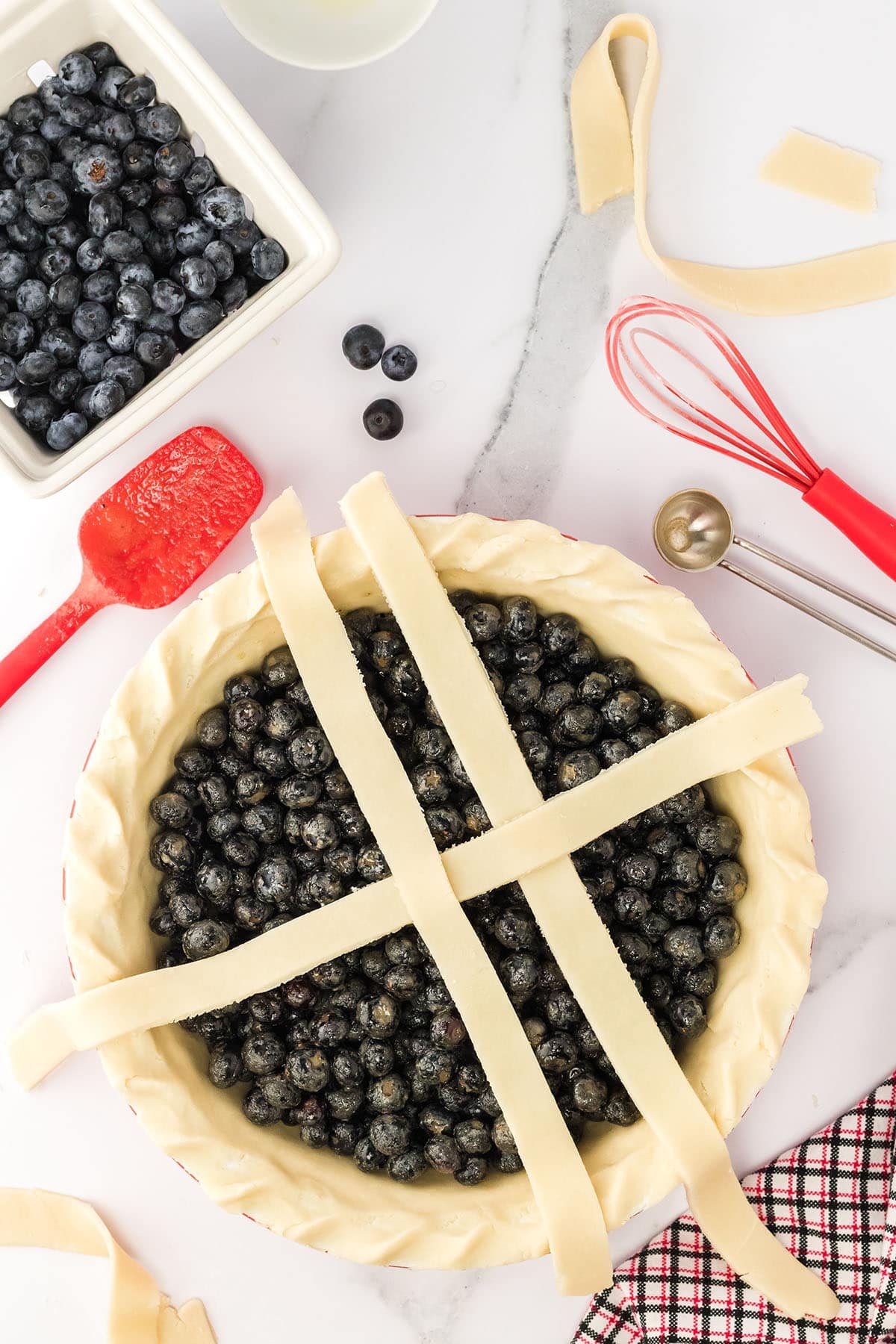 making a lattice crust on a pie