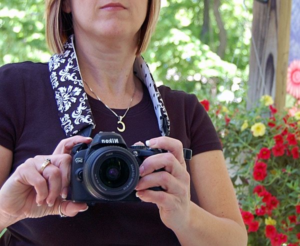 Camera Strap Cover {Tutorial}