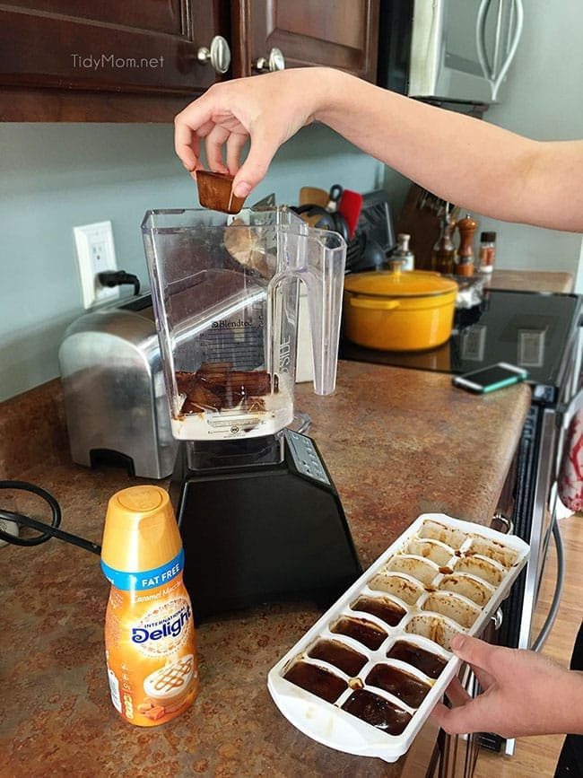 Homemade Caramel Drizzle Fappuccino is so easy to make at home and much cheaper than hitting up the coffee shops! get the recipe and directions for this frappuccino at cetcu.com