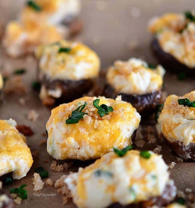 Cheesy Mashed Potato Stuffed Mushrooms with Garlic Brown Butter Breadcrumbs. Appetizer recipe at cetcu.com