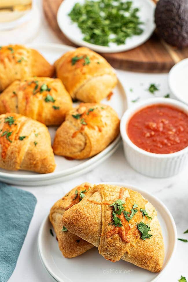 Easy Cheesy Chicken Empanadas {VIDEO}