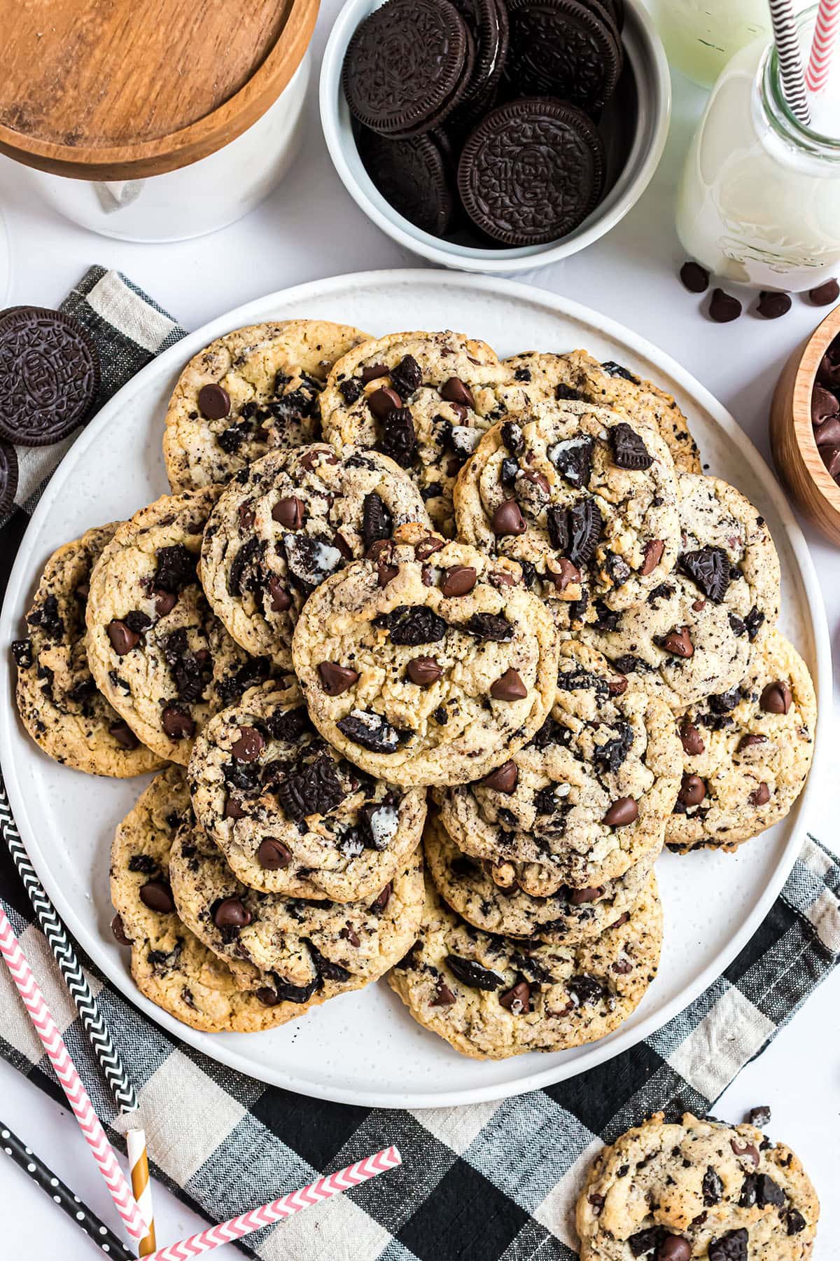 Chocolate Chip Oreo Cookies