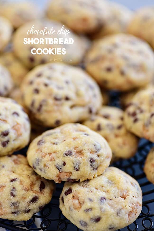 Toffee Chocolate Chip Shortbread Cookies {VIDEO}