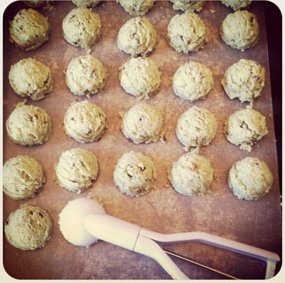 rolling-cake-balls