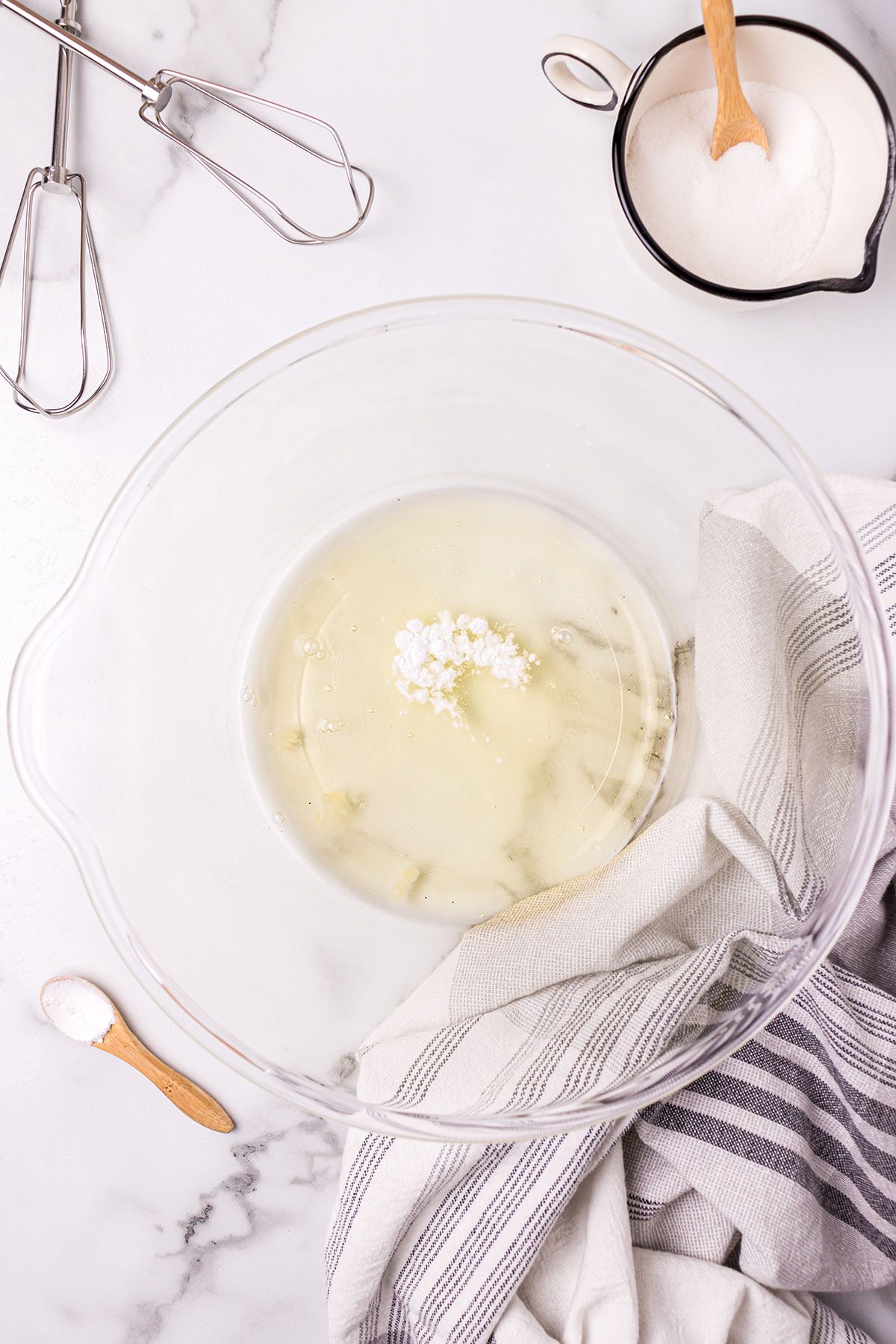 making meringue step 1