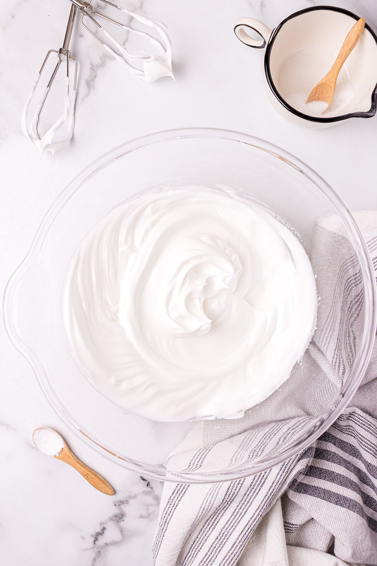 making meringue step 3