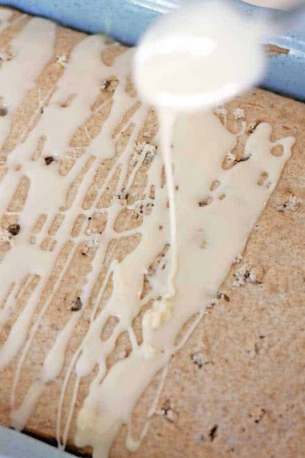 How to make Cookies and Cream Poke Cake at cetcu.com