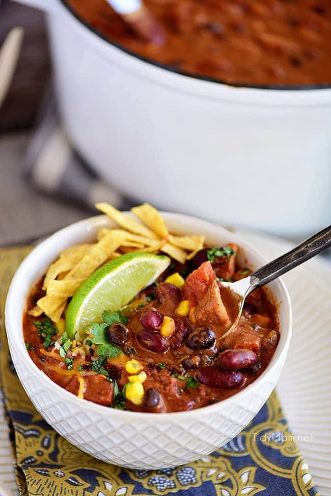 This flavorful Creamy Taco Chili is packed with lots of beans, chicken and other taco inspired ingredients. The perfect way to warm up on a chilly day! Printable recipe + video at cetcu.com