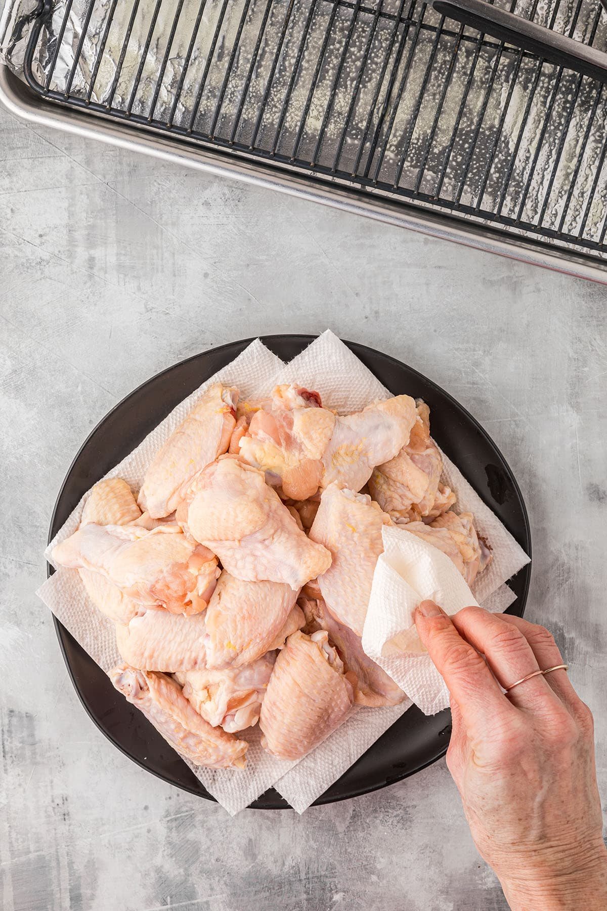 uncooked chicken wings