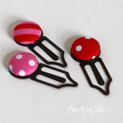 DIY button bookmark tutorial from Cindy of SkiptoMyLou.org at cetcu.com
