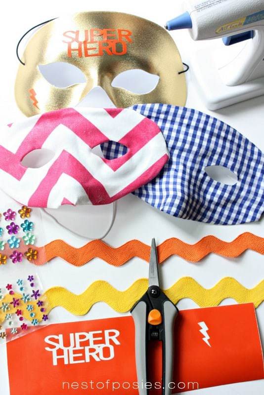 Make Superhero Masks for your kids via cetcu.com