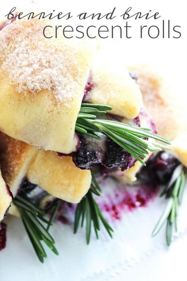 Berries and Brie Crescent Rolls | | Easter Dinner Meal Plan recipes, printables and decor ideas. Details at cetcu.com