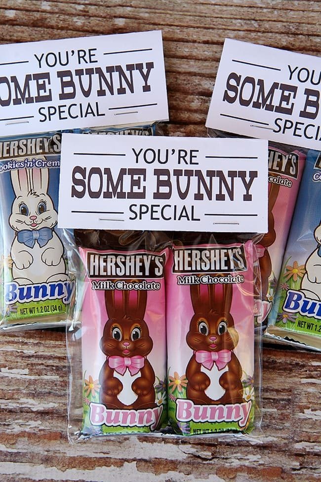 Some Bunny Special Easter Printable | Easter Dinner Meal Plan recipes, printables and decor ideas. Details at cetcu.com