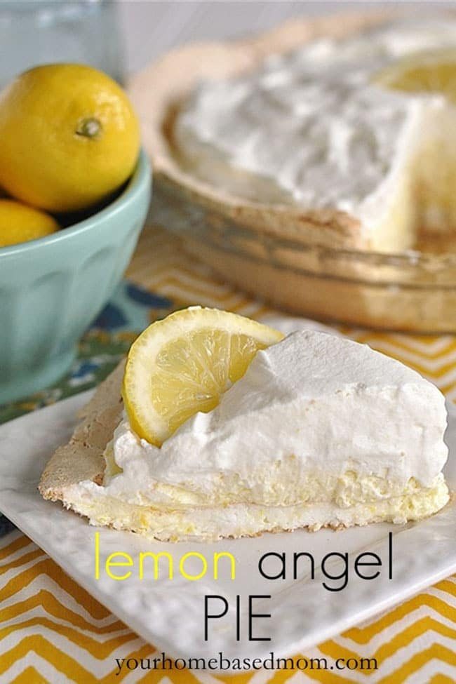 Lemon Angel Pie | Easter Dinner Meal Plan recipes, printables and decor ideas. Details at cetcu.com