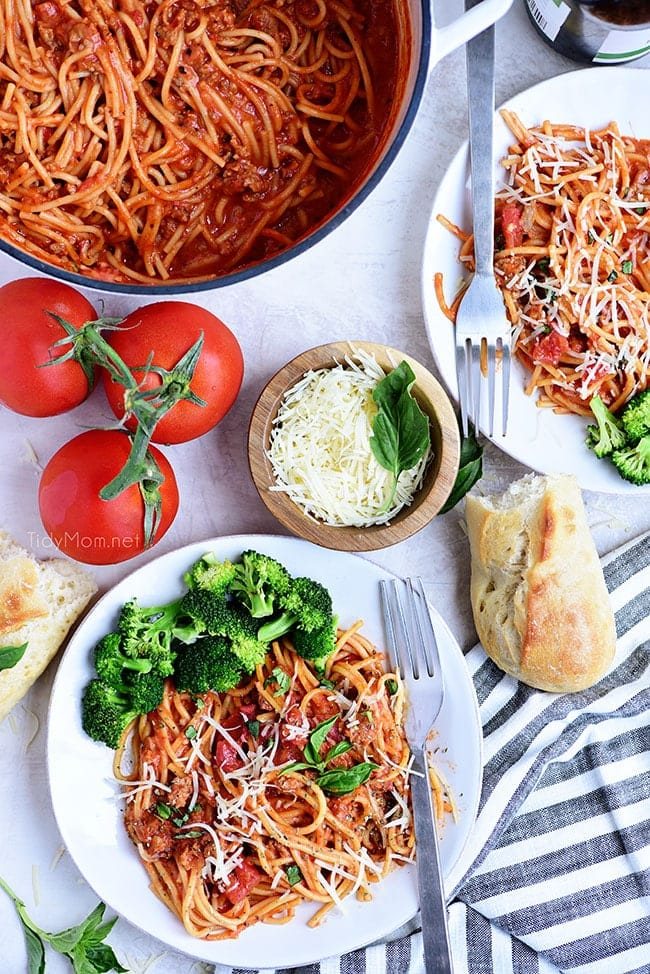2 plates of Easy One-Pot Spaghetti
