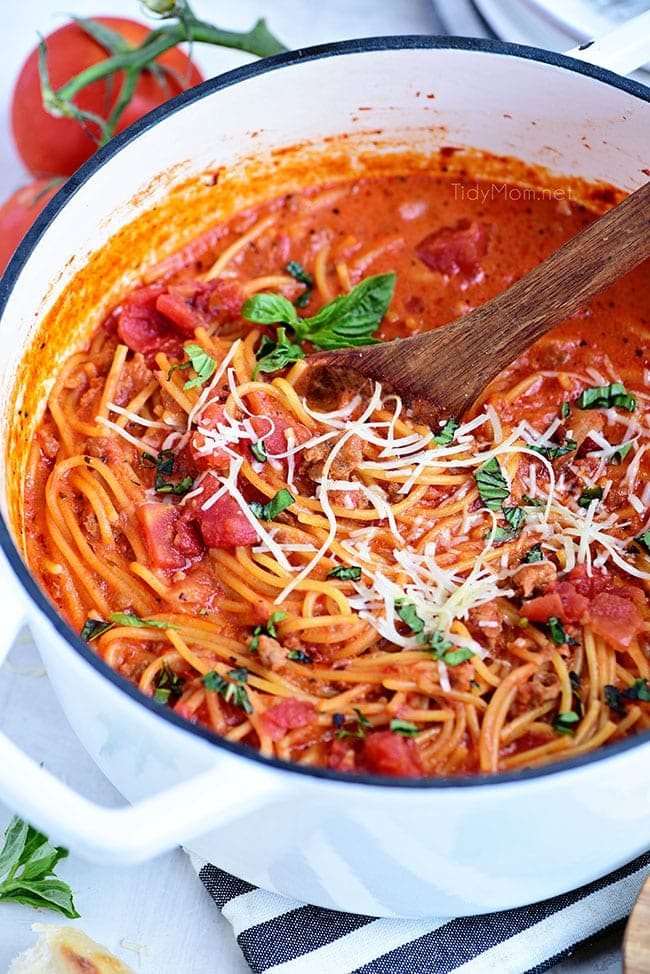 Easy One-Pot Spaghetti in white dutch oven