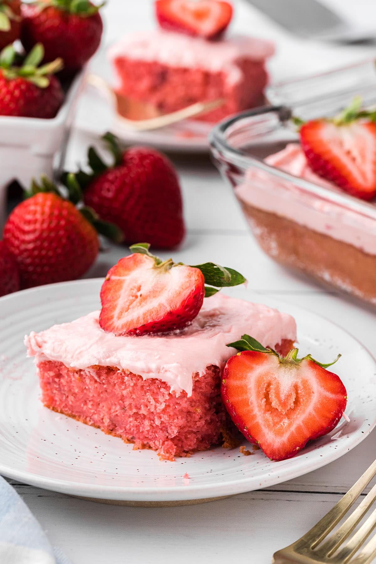 Easy Strawberry Cake