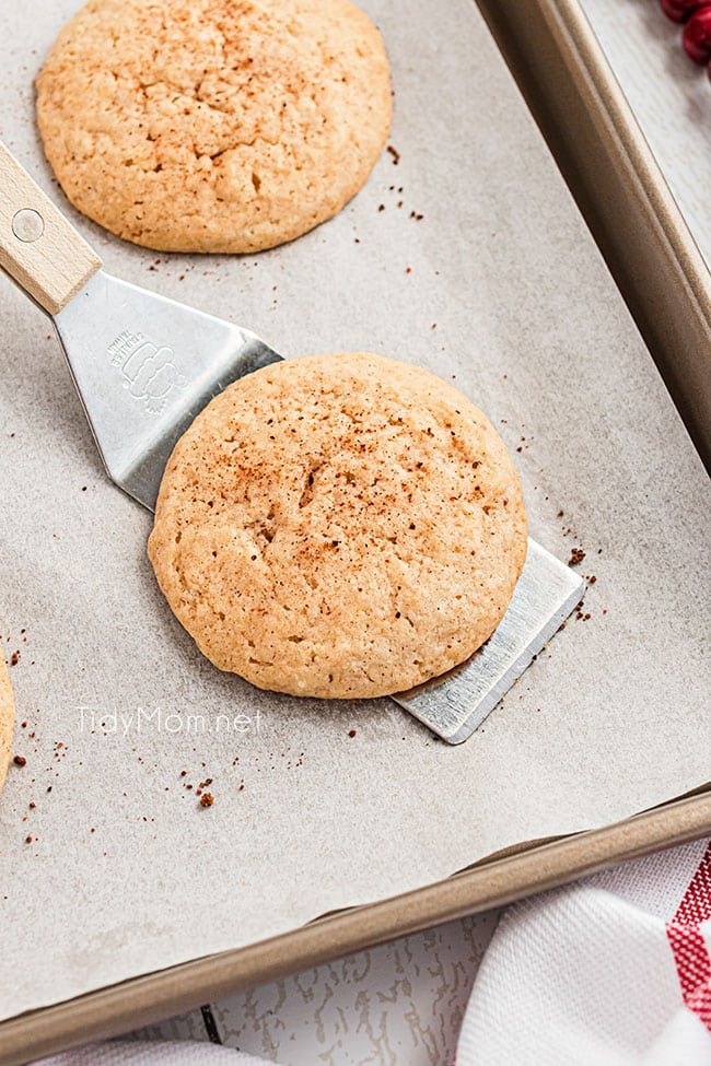 cookie on spatula coming off cookie sheet