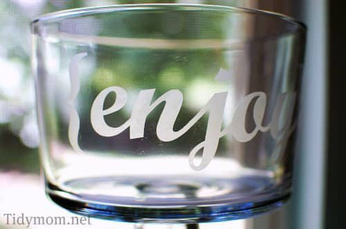 DIY Etched Glass {enjoy} bowl tutorial (great gift idea) at cetcu.com