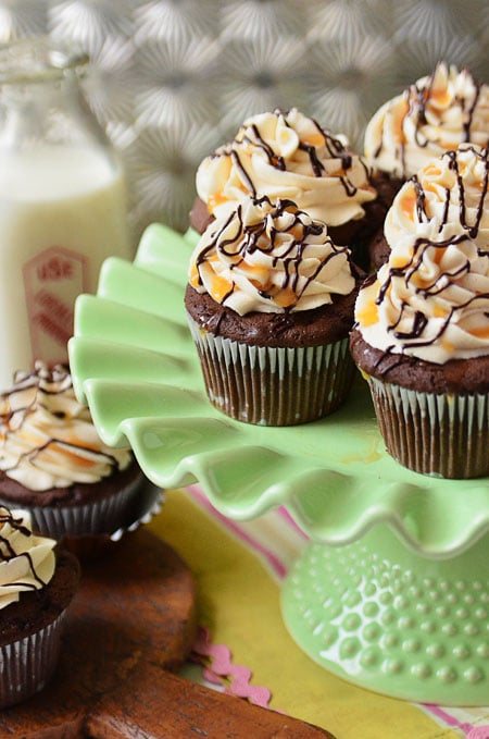 Baileys Irish Cream Cupcakes with Chocolate & Caramel Filling