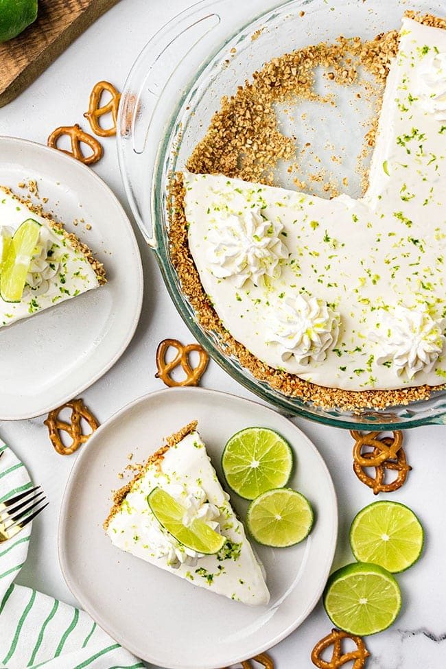 2 plate of Margarita frozen pie with pretzel crust