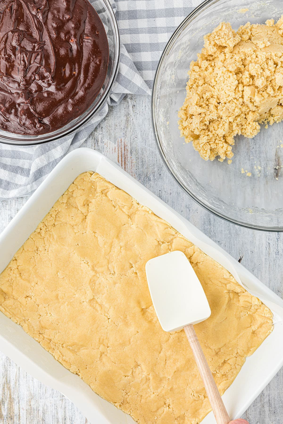 how to make fudge nut bars step 6