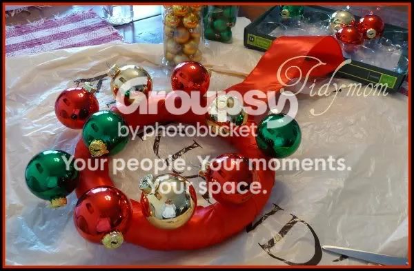 {Glass} Ball Ornament Wreath