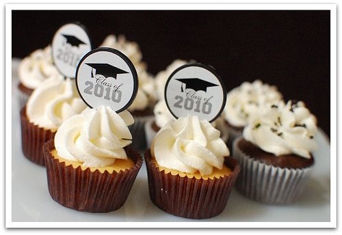 Graduation Cupcakes & FREE toppers