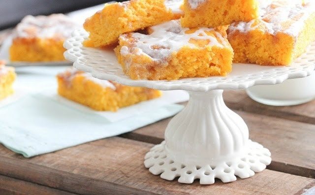 cinnamon roll pumpkin cake