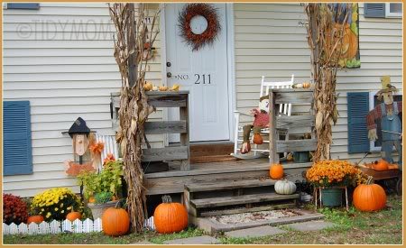 Fall outdoors decor at Cetcu