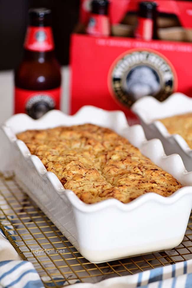 If you enjoy beer bread, you need to try this Hard Apple Cider Bread for fall!! It’s super simple to make and the perfect companion to soups, dips and more! Print the full recipe at cetcu.com
