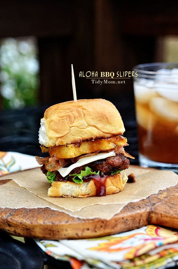 Hawaiian Burger – Aloha BBQ Sliders {VIDEO}