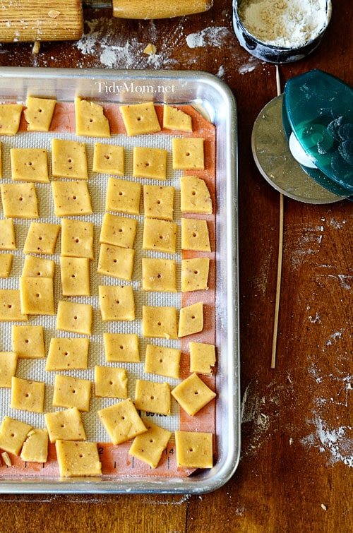 How to make Homemade Cheese Crackers 4 Cetcu