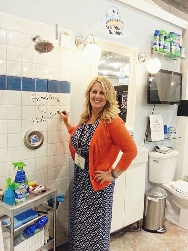 Cetcu at the SCJohnson Scrubbing Bubbles room BlogHer 2014