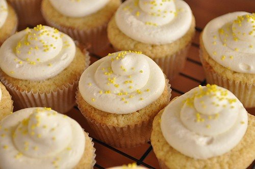 Lemon Curd Cupcakes