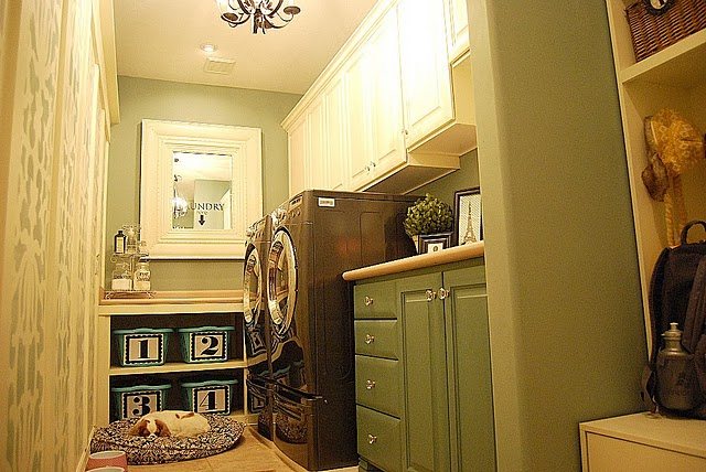 tatertots and jello laundry room