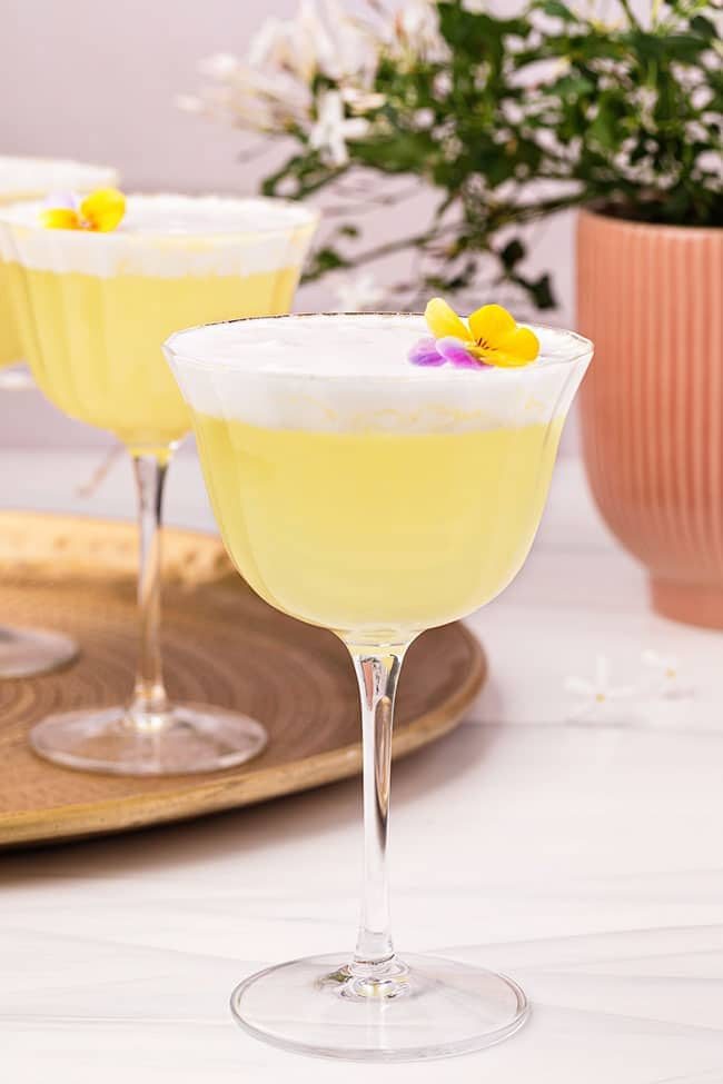 Lemon Meringue Martini (With Gin and Limoncello)
