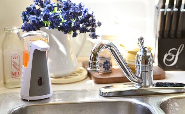 I’m Lovin’ It : Hands Free in the Kitchen with Lysol
