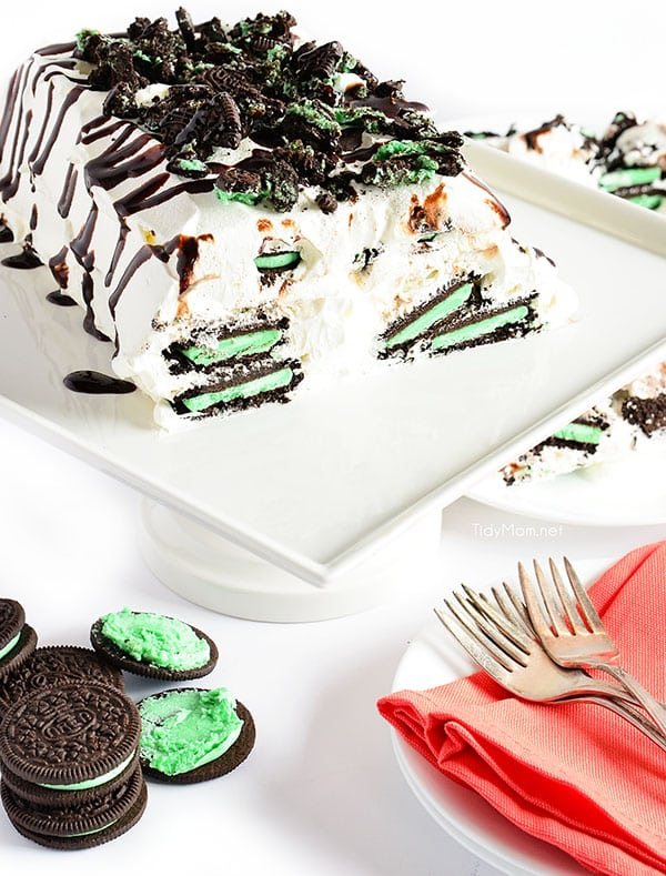No-Bake 2 ingredient Mint Oreo Icebox Cake recipe at cetcu.com