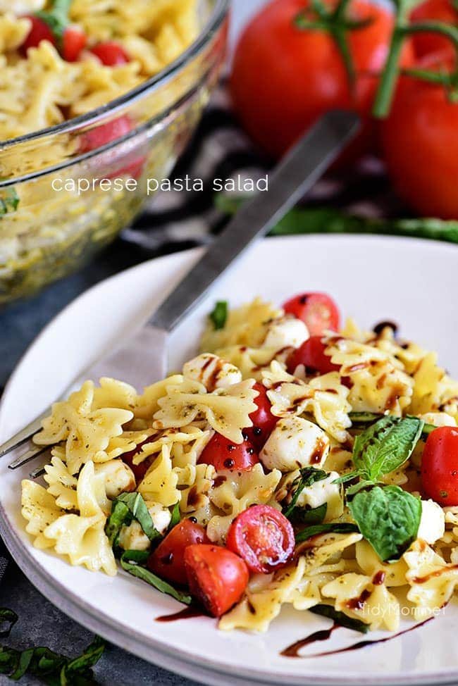 Caprese Pasta Salad {VIDEO}